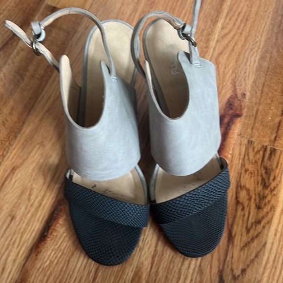 Dirty laundry black and tan heel sandals size 7 - Picture 5 of 10